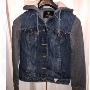 GUESS denim jacket with detachable hood !